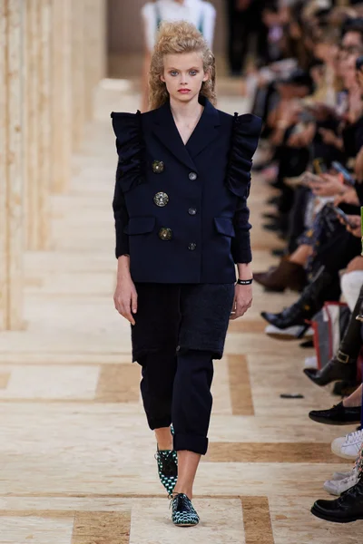 Look 7